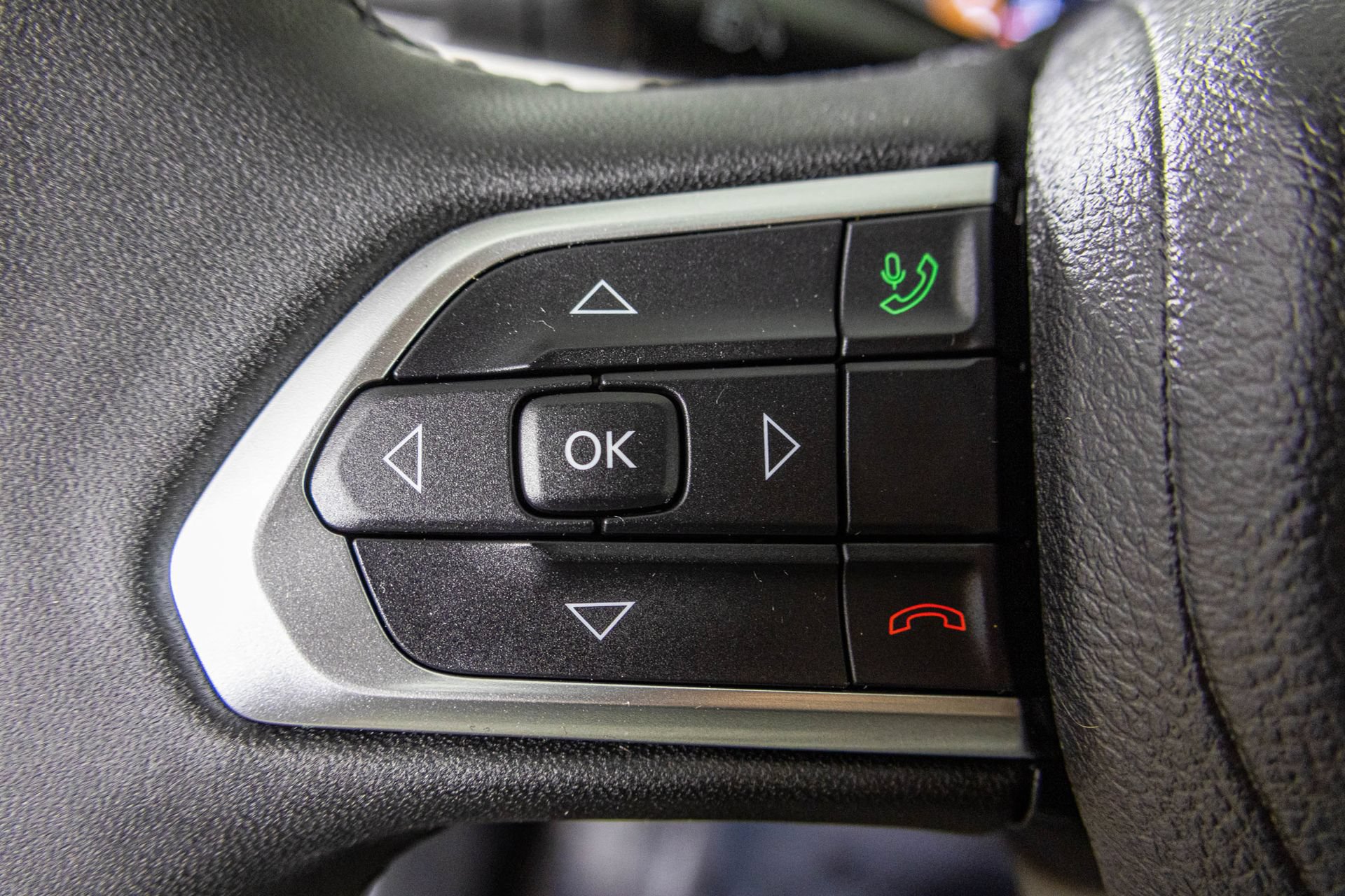 Used 2023 Jeep Compass Limited AWD/4WD image 33