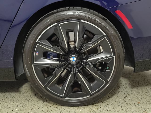 Used 2023 BMW 740i RWD image 9