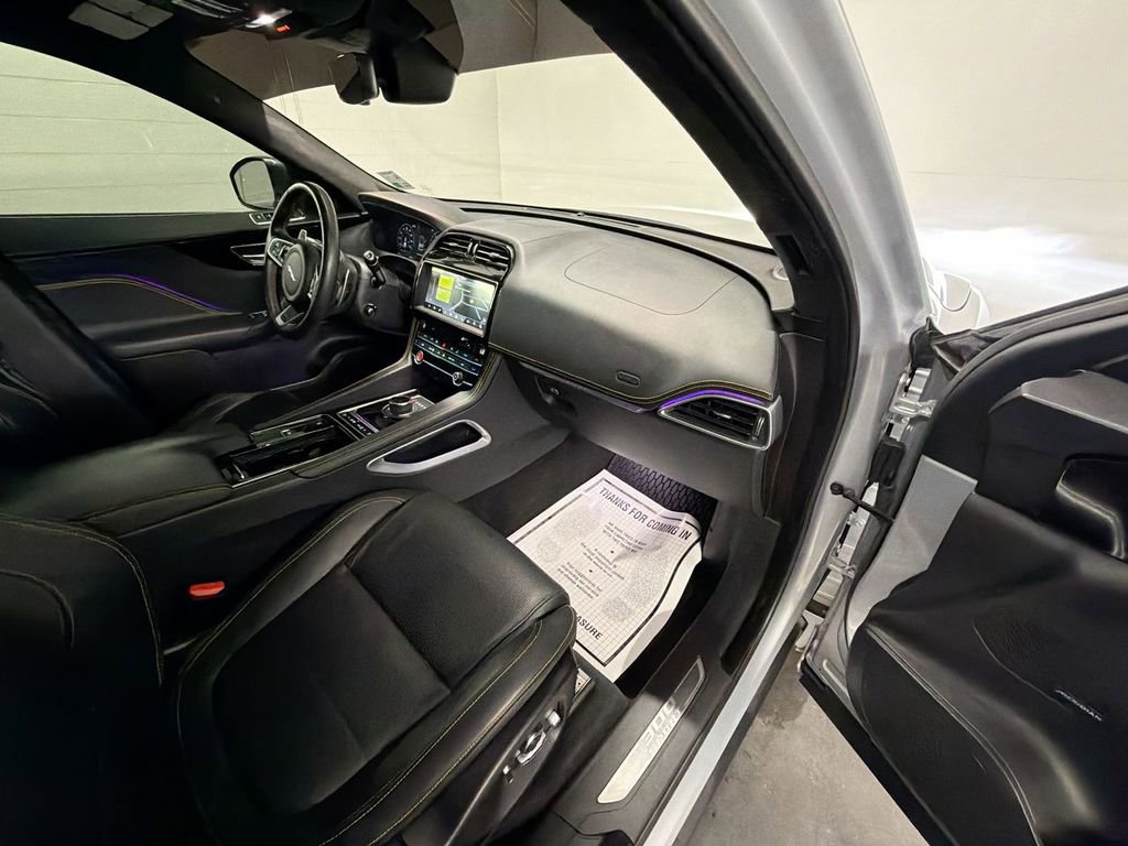 Used 2020 Jaguar F-PACE 300 Sport image 30