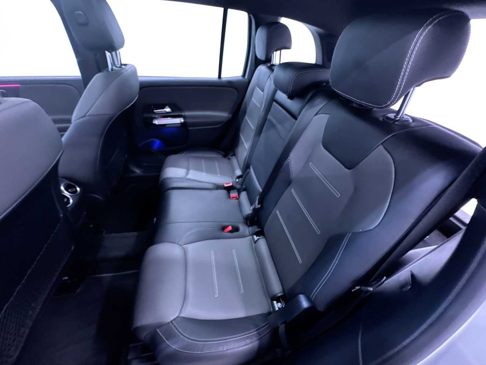 Used 2022 Mercedes-Benz GLB 35 AMG 4MATIC image 31