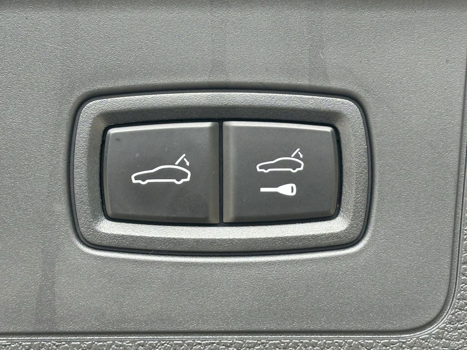 Certified 2024 Porsche Panamera image 19