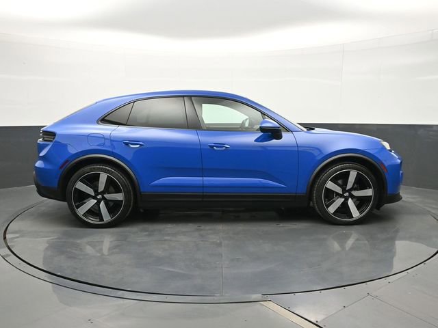 New 2026 Porsche Macan Electric RWD image 24
