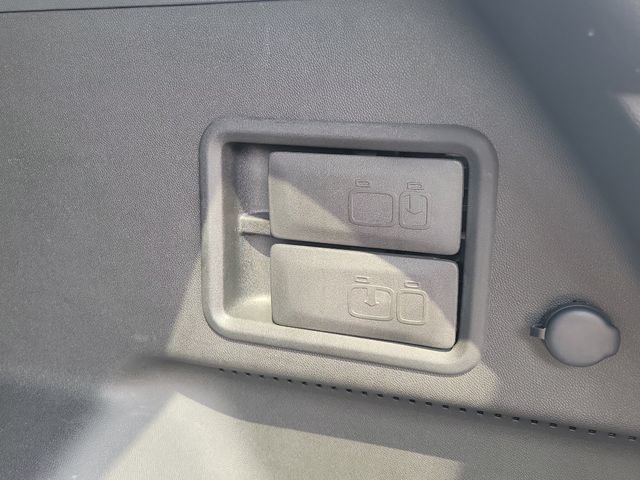 Used 2022 Chevrolet Equinox RS FWD image 30