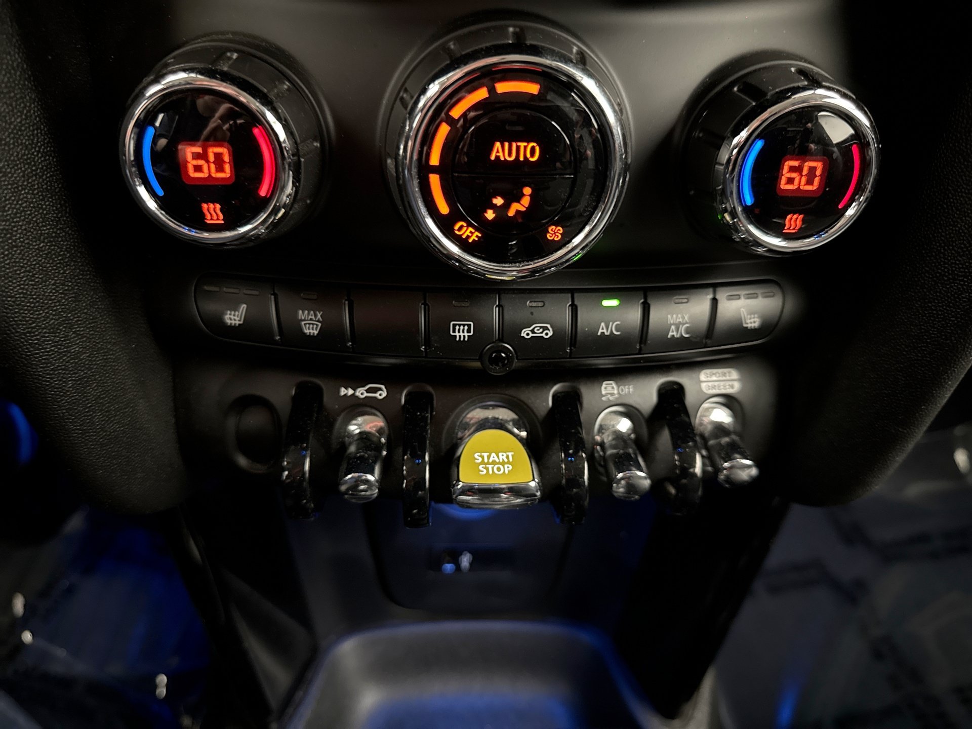 Used 2020 MINI Cooper SE w/ 6.5" Touchscreen Package FWD image 20