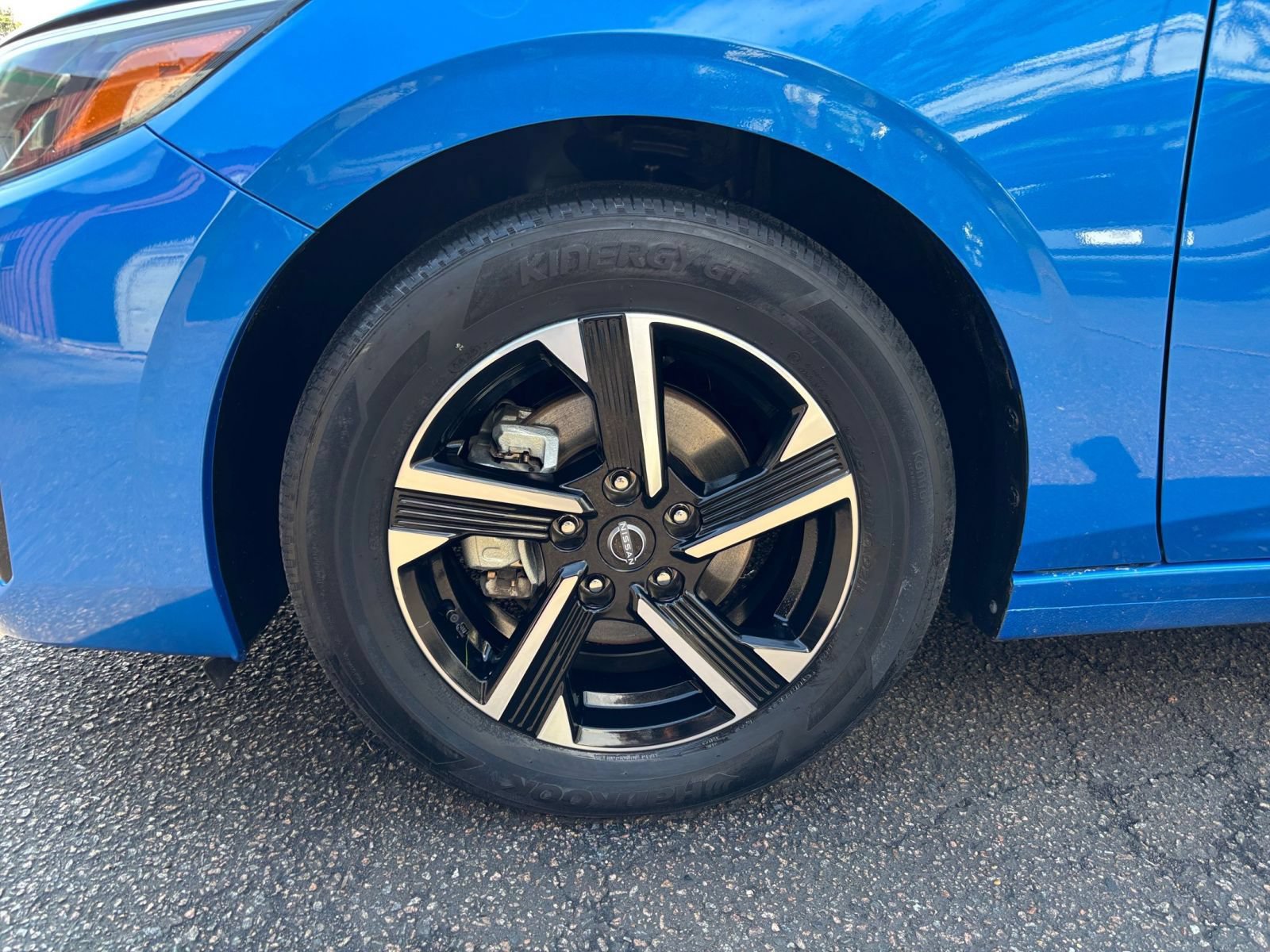 Used 2025 Nissan Sentra SV FWD image 23