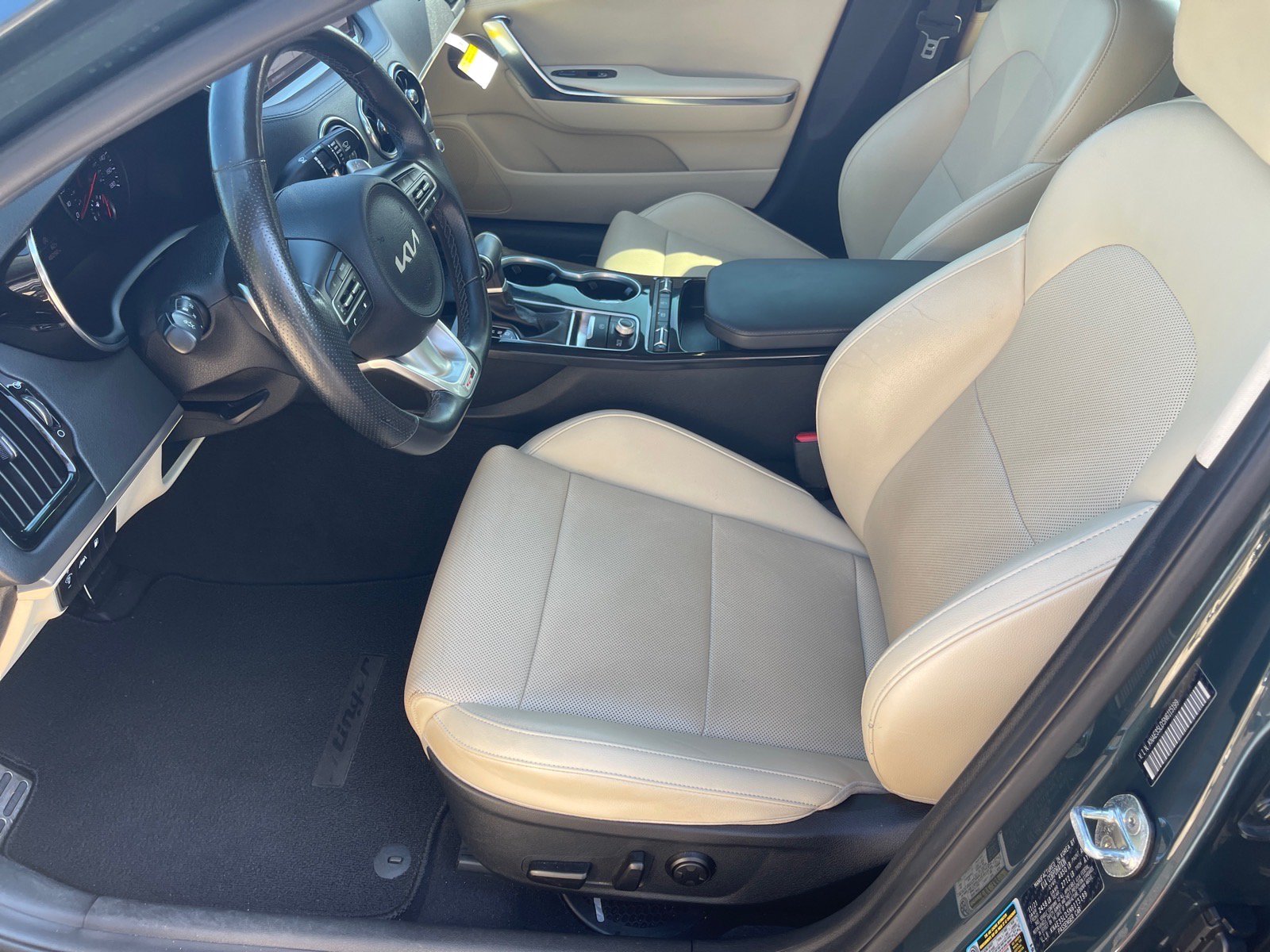 Used 2022 Kia Stinger GT-Line w/ Sun & Sound Package RWD image 10