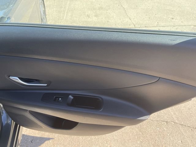 Used 2024 Hyundai Elantra Limited image 14