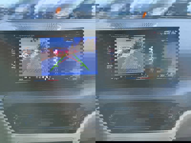 Certified 2025 BMW 330i Sedan w/ Premium Package image 27