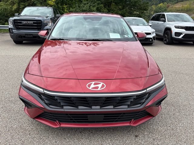 Used 2025 Hyundai Elantra Limited FWD image 8