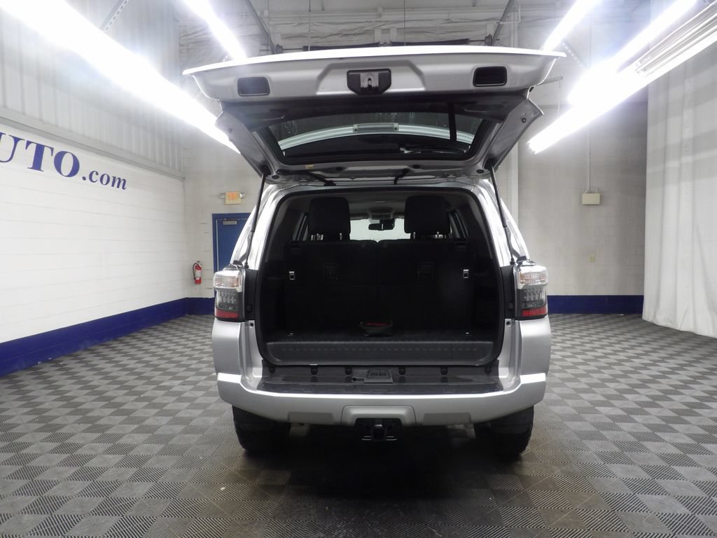Used 2021 Toyota 4Runner SR5 AWD/4WD image 30
