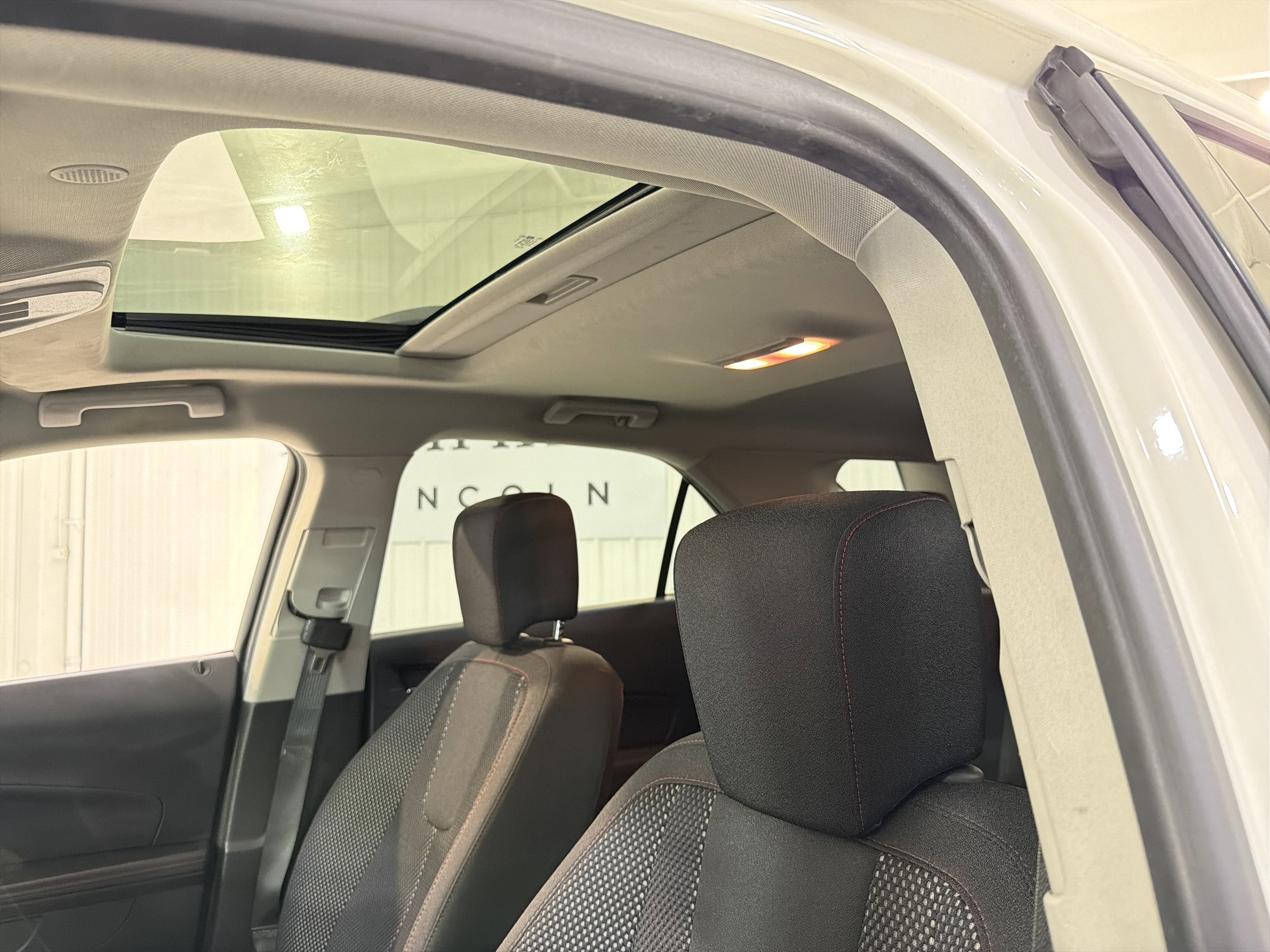 Used 2014 Chevrolet Equinox LT image 10