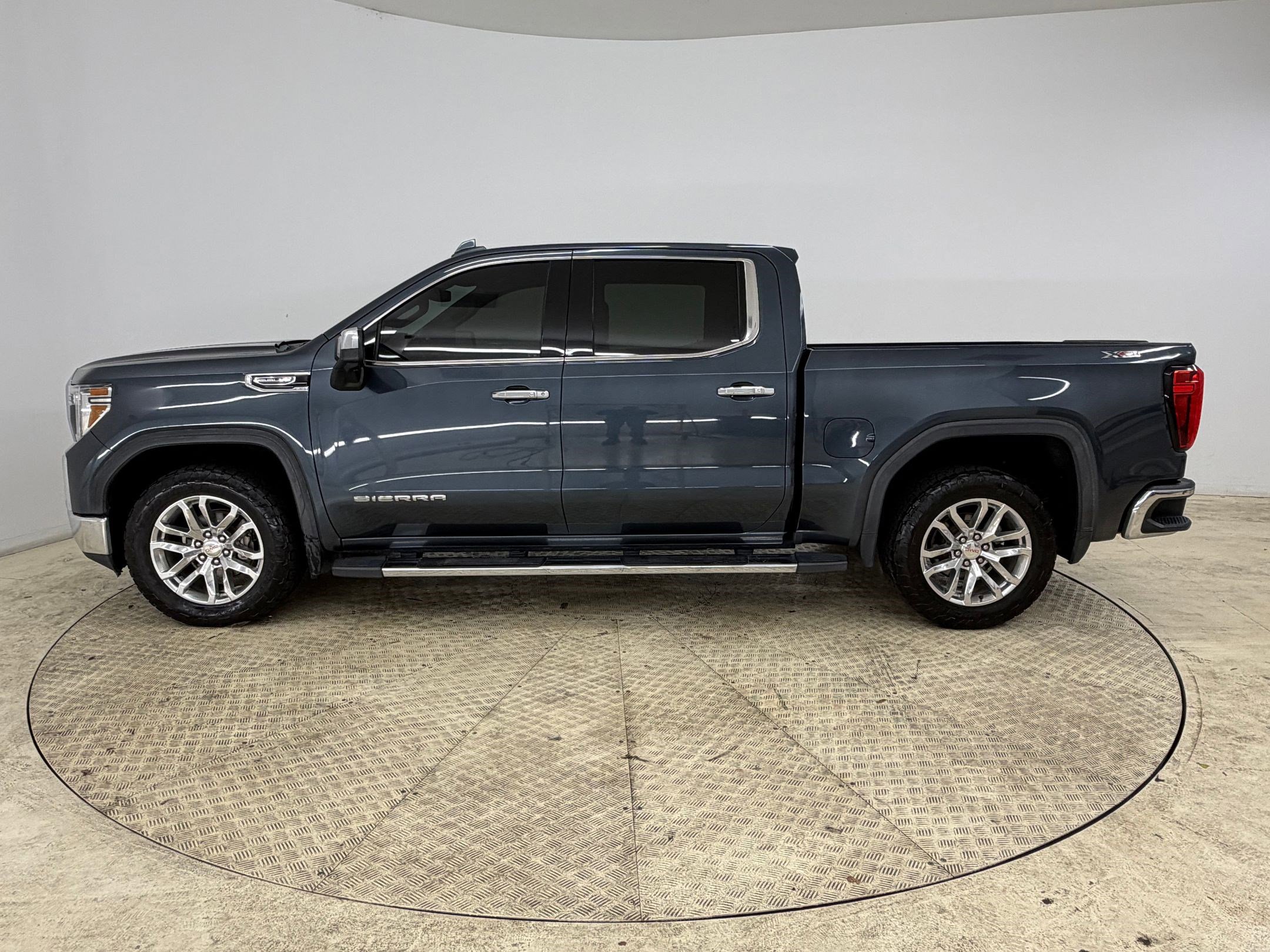 Used 2019 GMC Sierra 1500 SLT w/ SLT Premium Plus Package image 2
