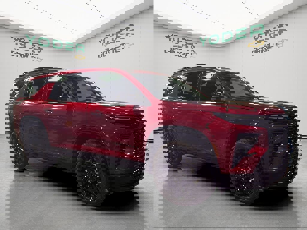 Used 2024 Chevrolet Traverse RS image 2