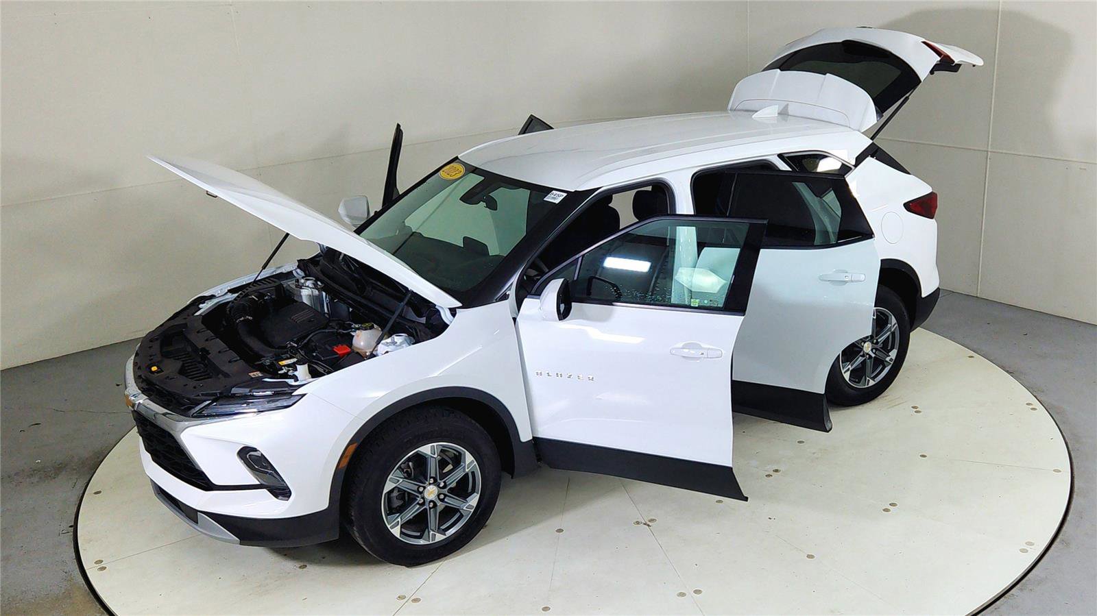 Used 2023 Chevrolet Blazer LT image 25