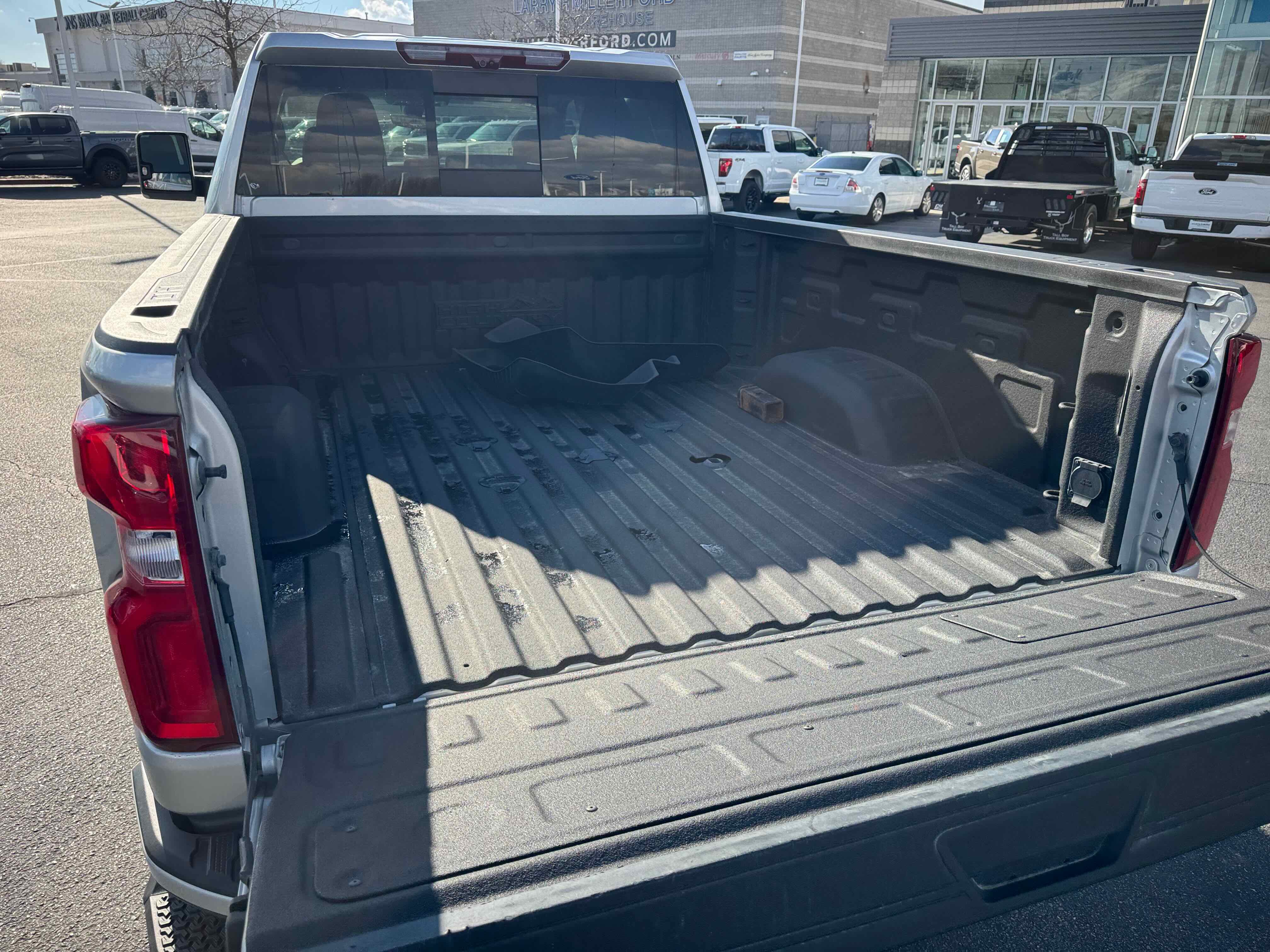 Used 2023 Chevrolet Silverado 3500 High Country w/ Z71 Off-Road Package image 31