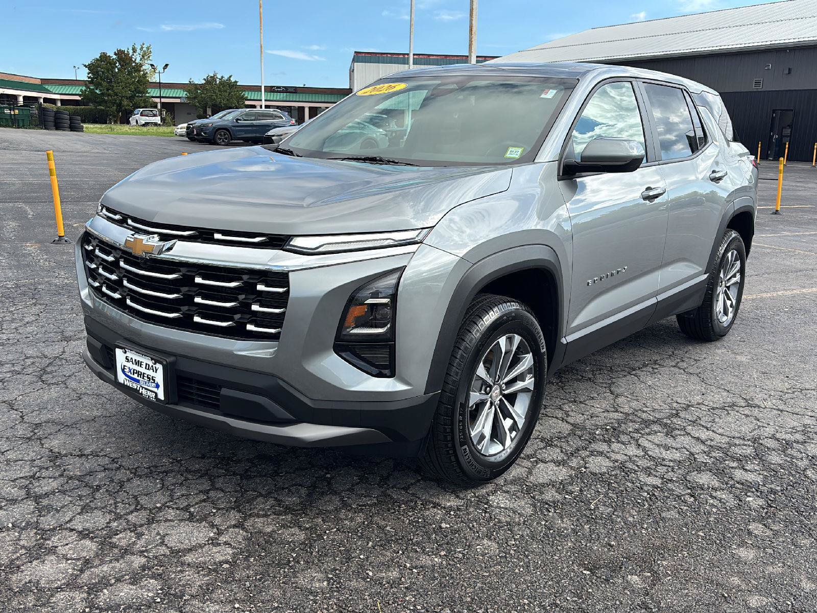 Used 2026 Chevrolet Equinox LT AWD/4WD image 3