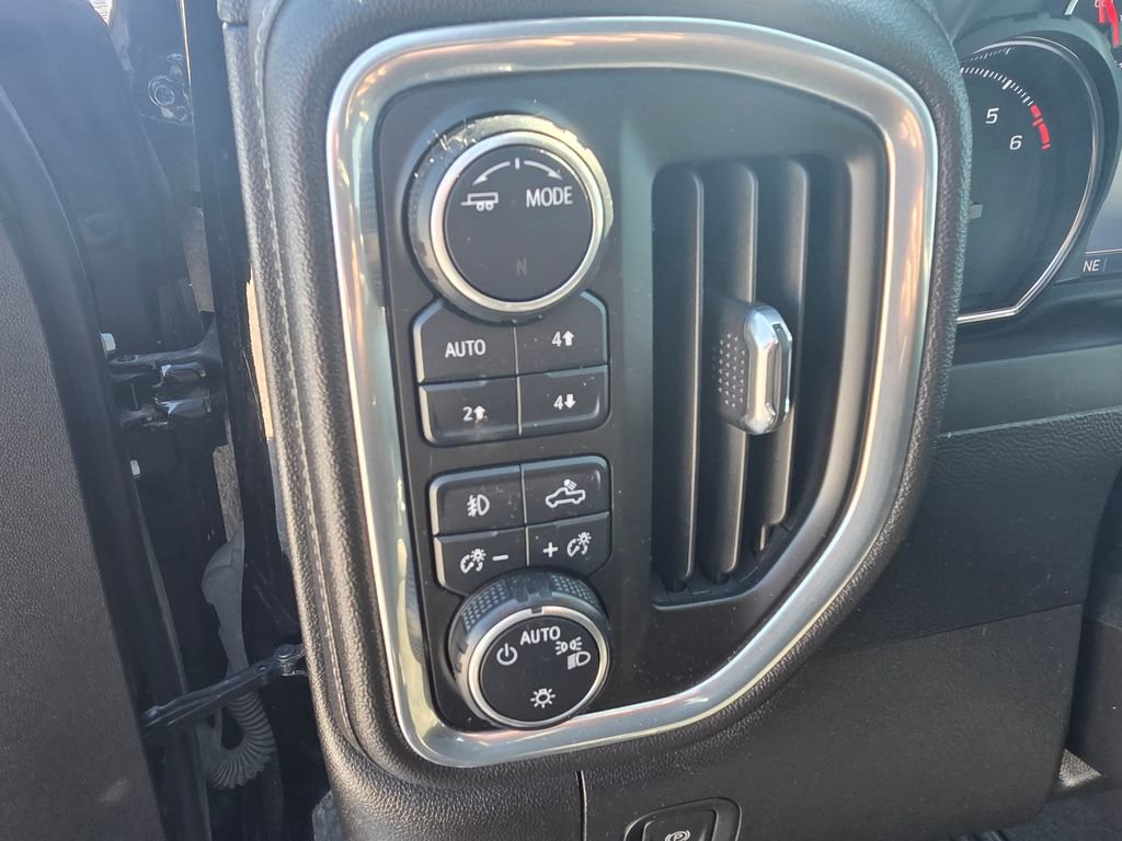 Used 2022 Chevrolet Silverado 1500 RST w/ Redline Edition AWD/4WD image 12