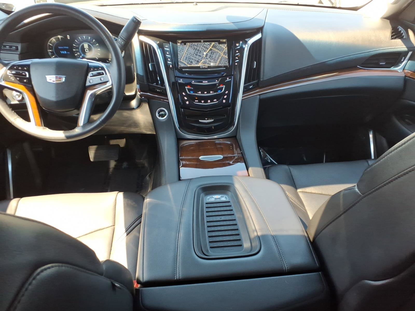 Used 2019 Cadillac Escalade Luxury AWD/4WD image 19