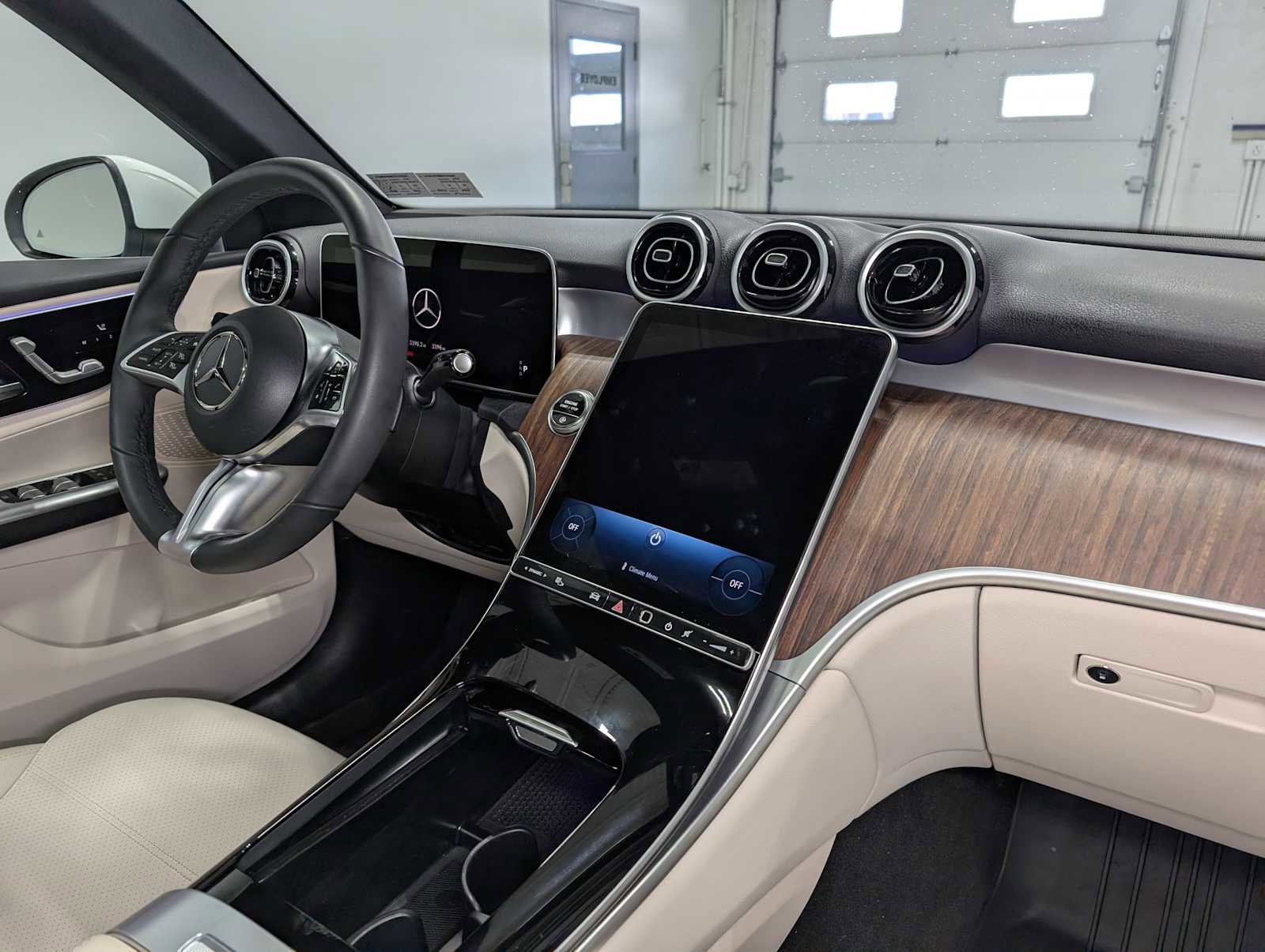 Certified 2026 Mercedes-Benz GLC 300 4MATIC image 39