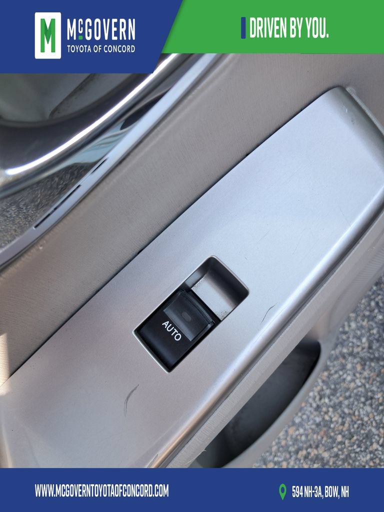 Used 2017 Toyota Prius V Three FWD image 15