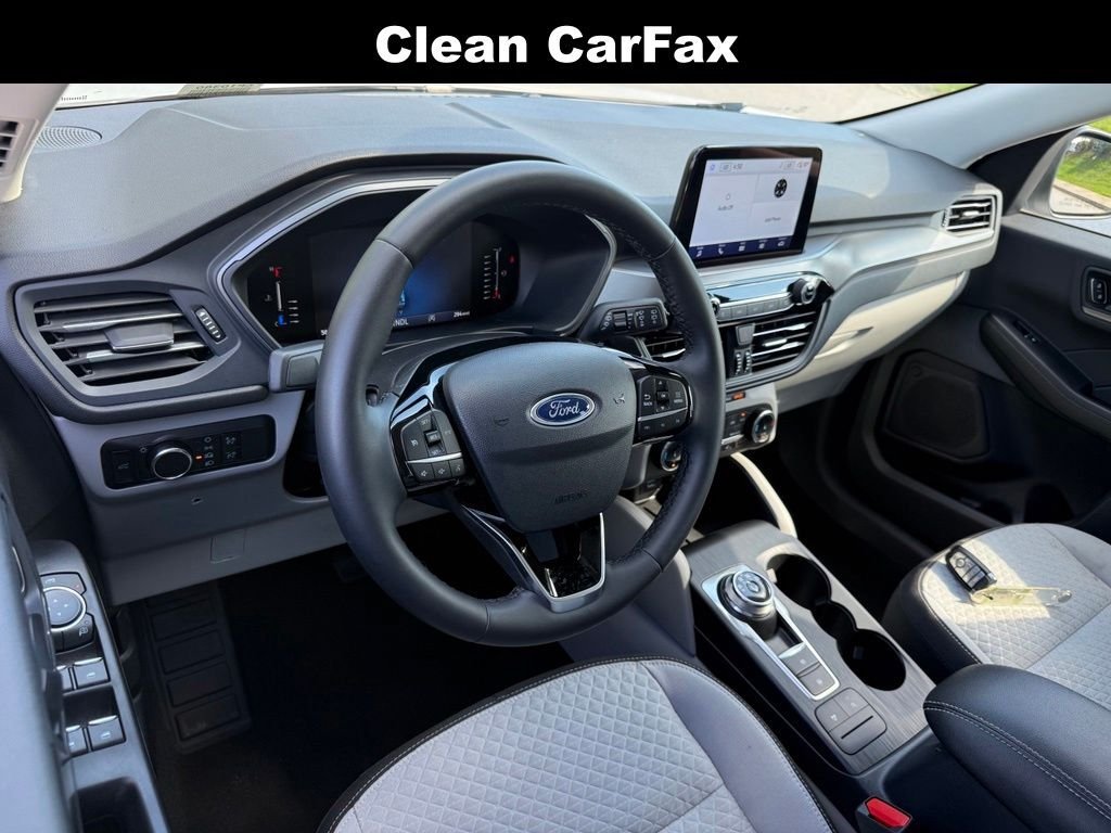 Used 2023 Ford Escape Active AWD/4WD image 3