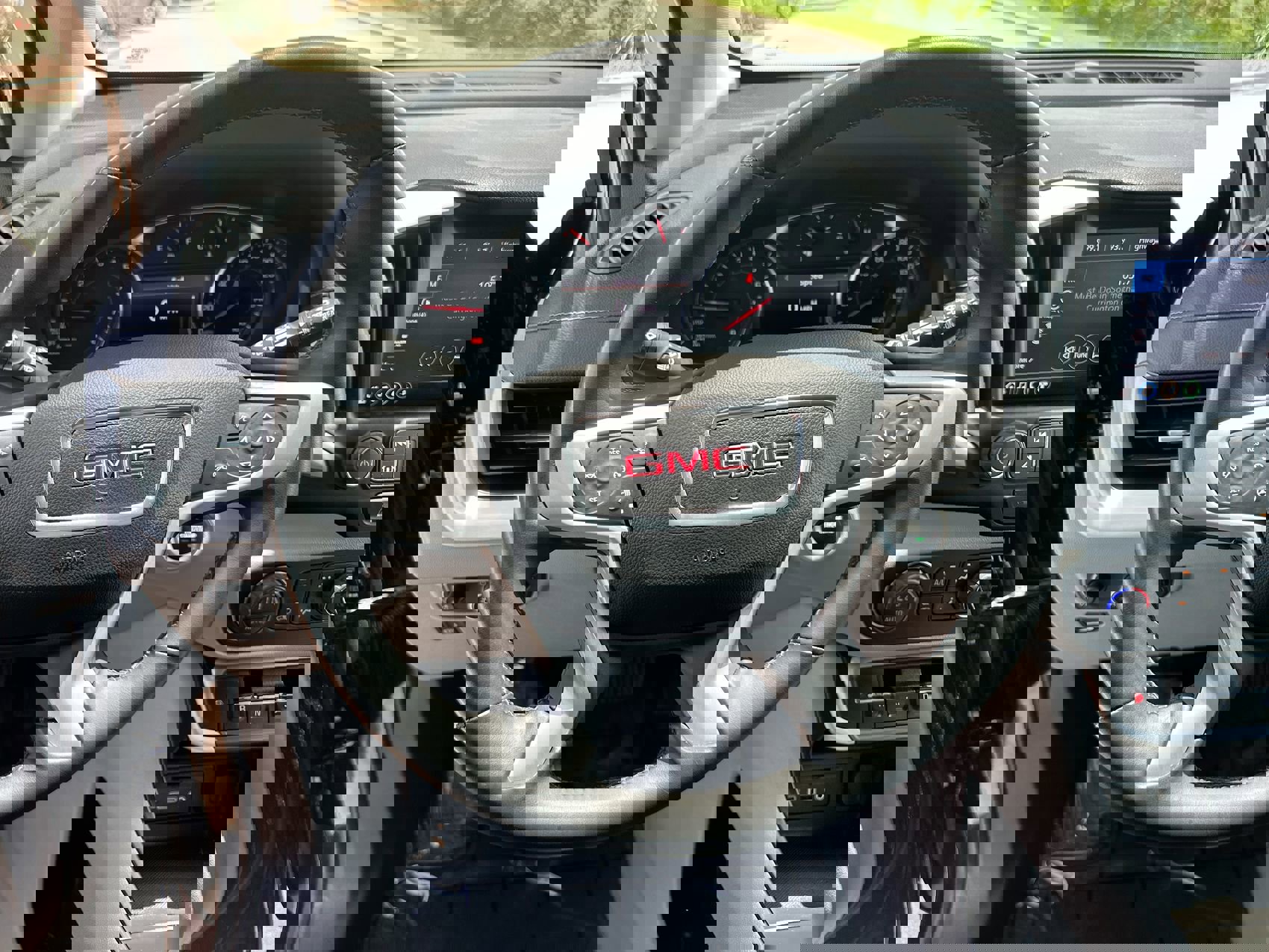 Used 2023 GMC Terrain SLT image 14