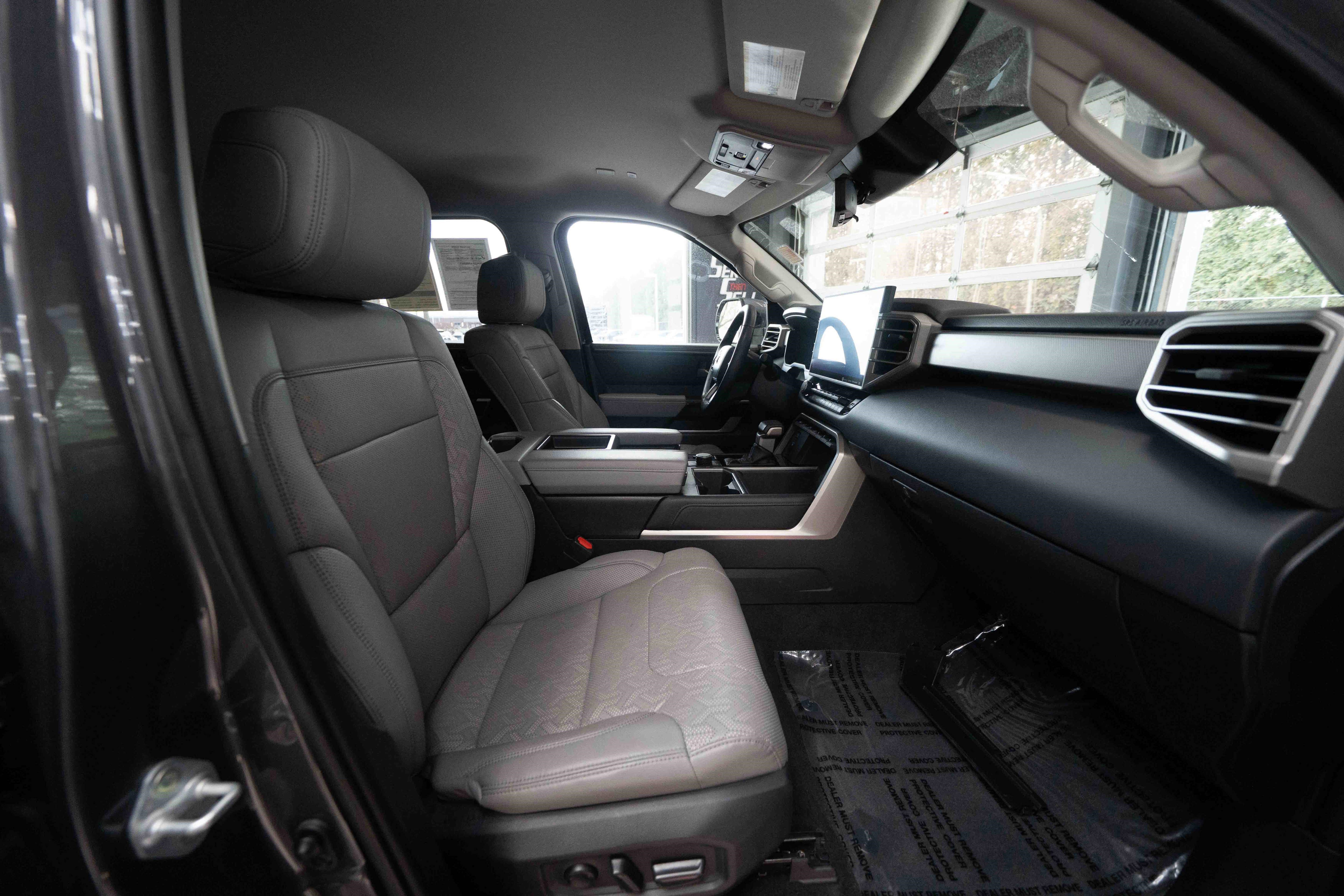 Used 2023 Toyota Tundra Limited image 26