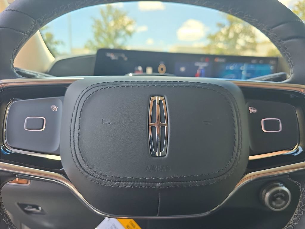 New 2027 Lincoln Navigator Premiere RWD image 18