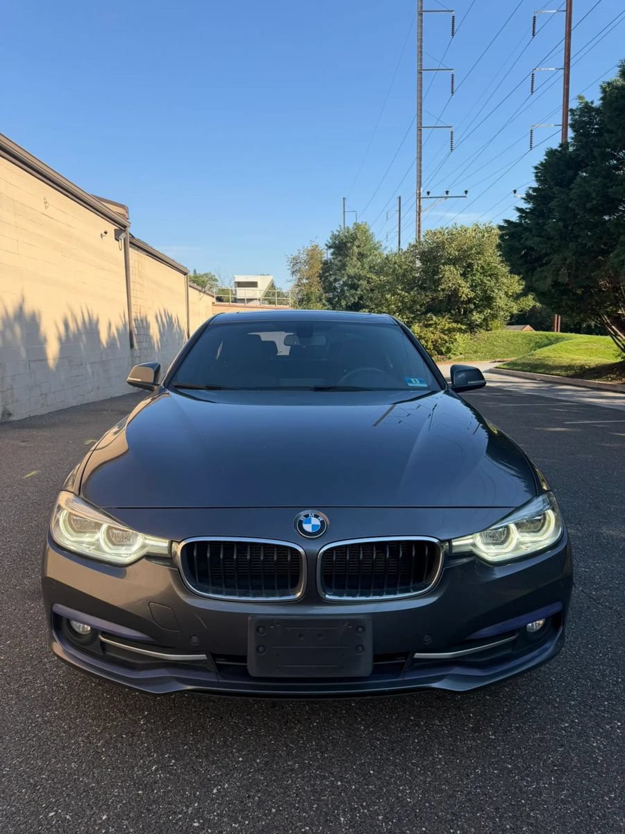Used 2018 BMW 328d xDrive Sedan w/ Convenience Package AWD/4WD image 2