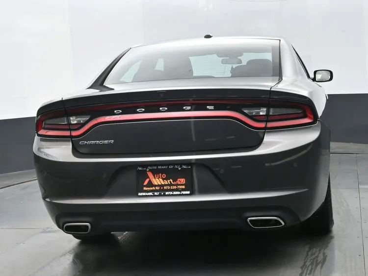 Used 2022 Dodge Charger SXT RWD image 8