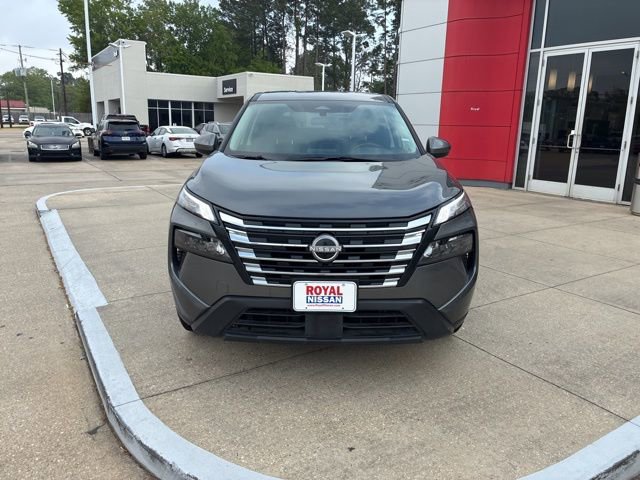 Used 2025 Nissan Rogue SV image 2