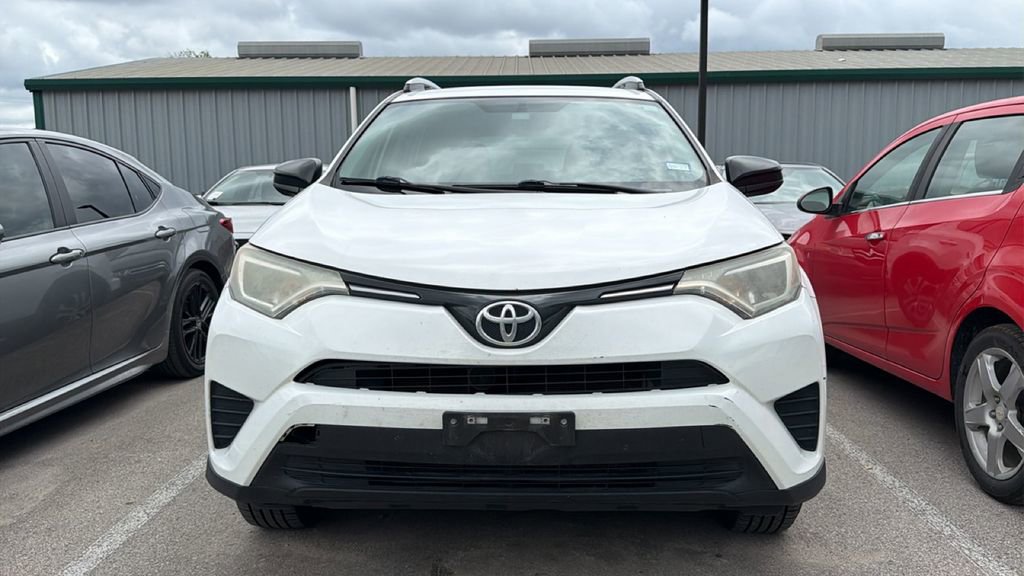 Used 2016 Toyota RAV4 LE FWD image 2
