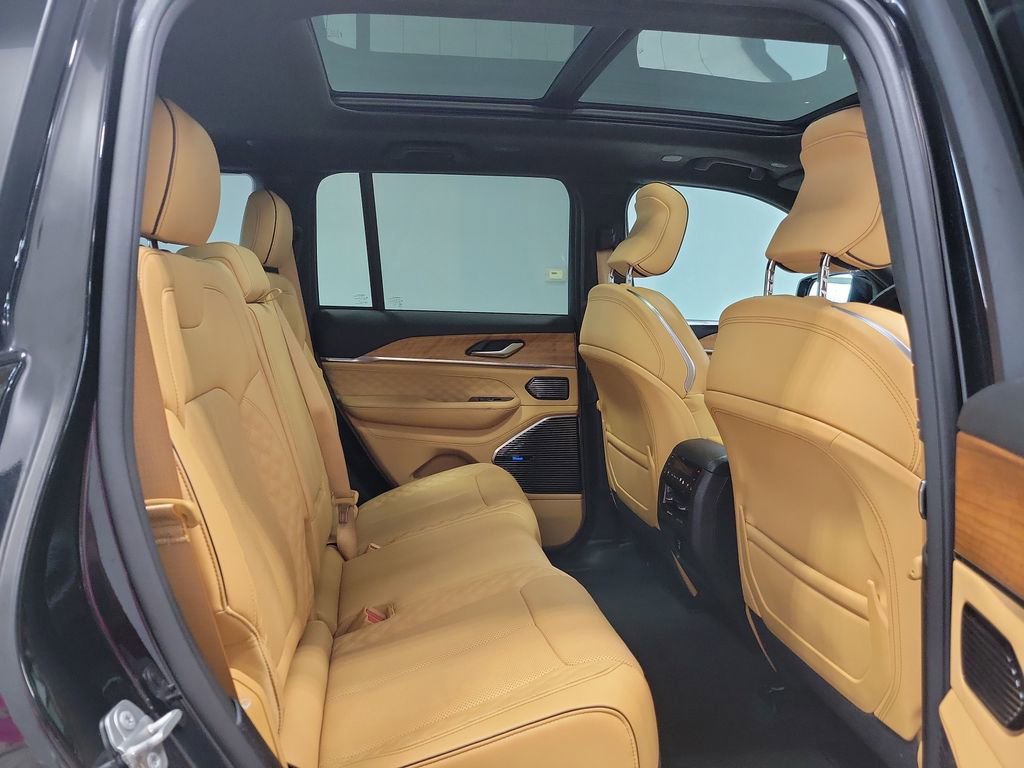 Used 2022 Jeep Grand Cherokee Summit AWD/4WD video 3