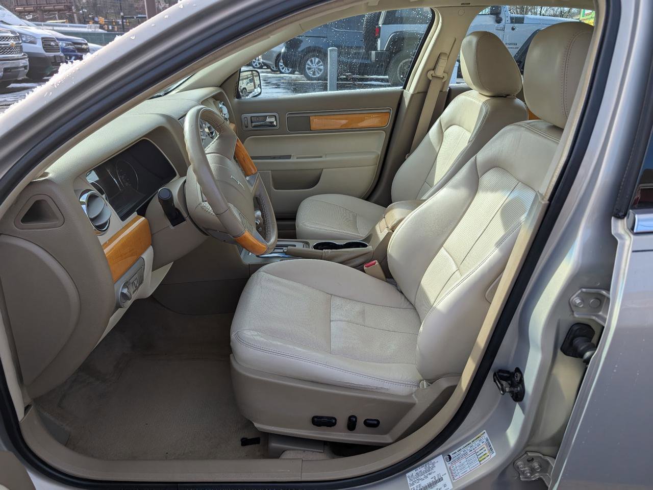 Used 2009 Lincoln MKZ image 9