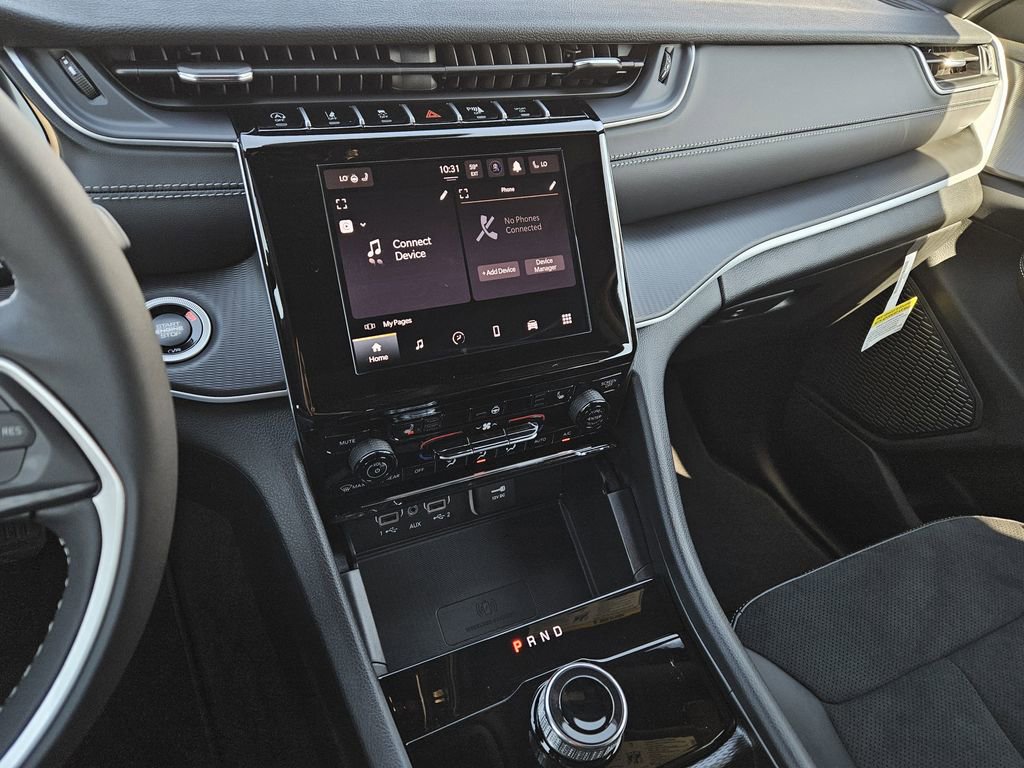 New 2025 Jeep Grand Cherokee L Altitude RWD image 17