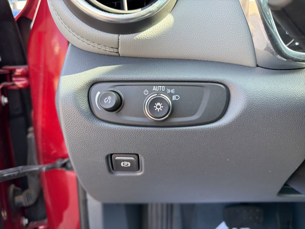 Used 2019 Chevrolet Blazer LT w/ Sun and Wheels Package image 23