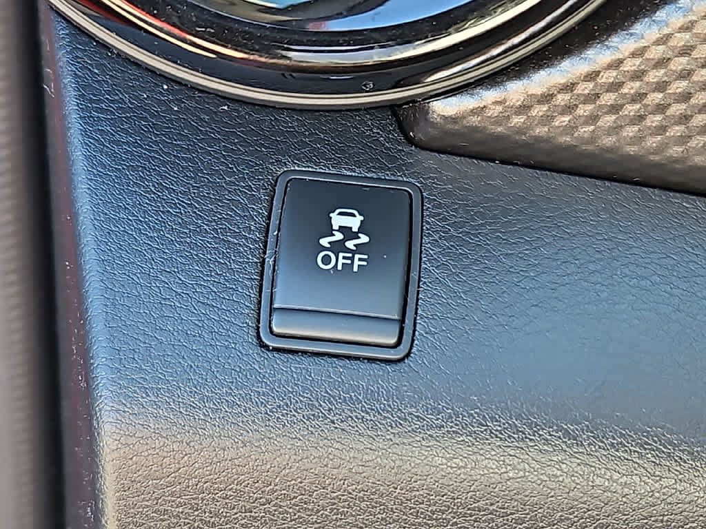 Used 2018 Nissan Kicks SV FWD image 22