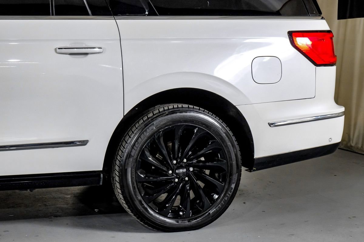Used 2020 Lincoln Navigator L Reserve w/ Equipment Group 208A Reserve image 13