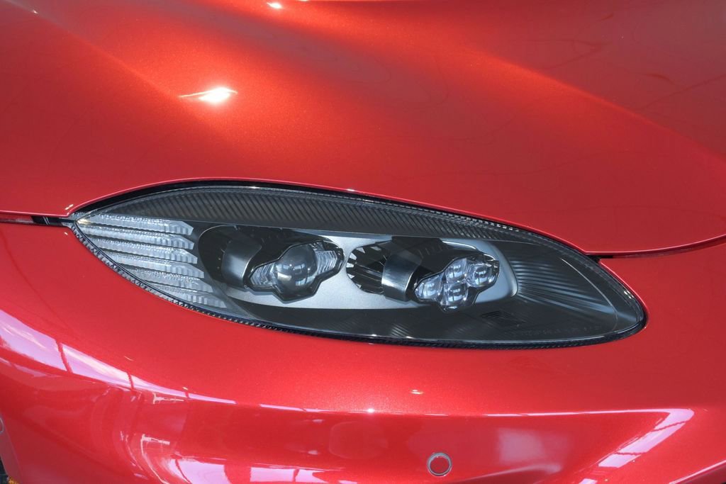 Used 2023 Aston Martin V12 Vantage Roadster RWD image 18