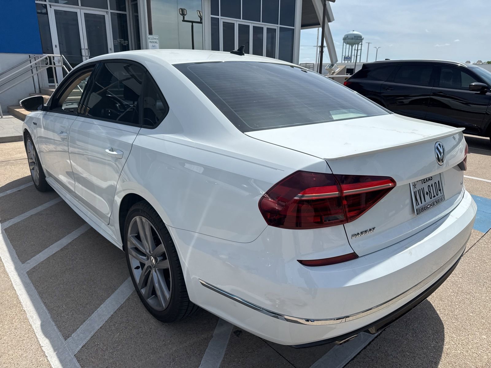 Used 2018 Volkswagen Passat 2.0T R-Line image 8