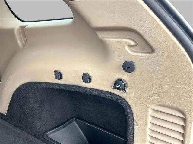 Used 2018 Jeep Grand Cherokee Limited image 12
