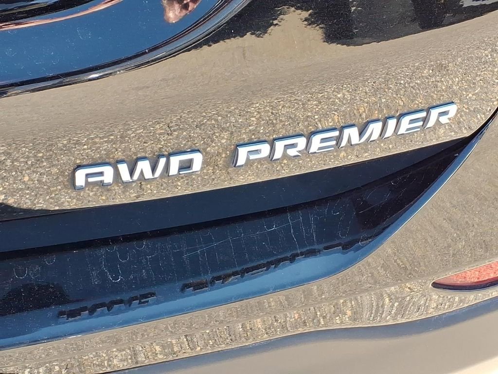 Used 2023 Chevrolet Equinox Premier image 11