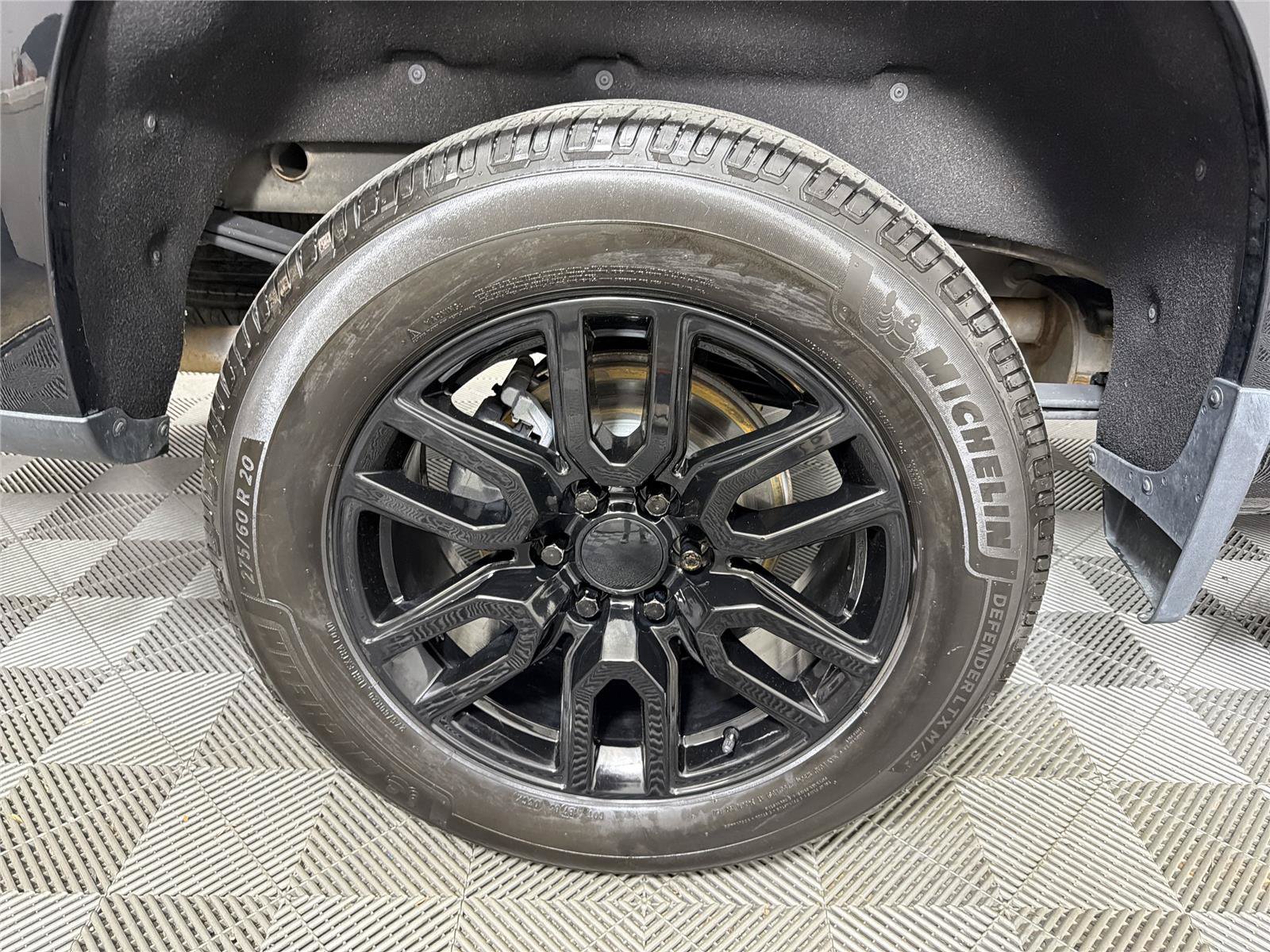 Used 2022 Chevrolet Silverado 1500 LTZ w/ LTZ Premium Package AWD/4WD image 16