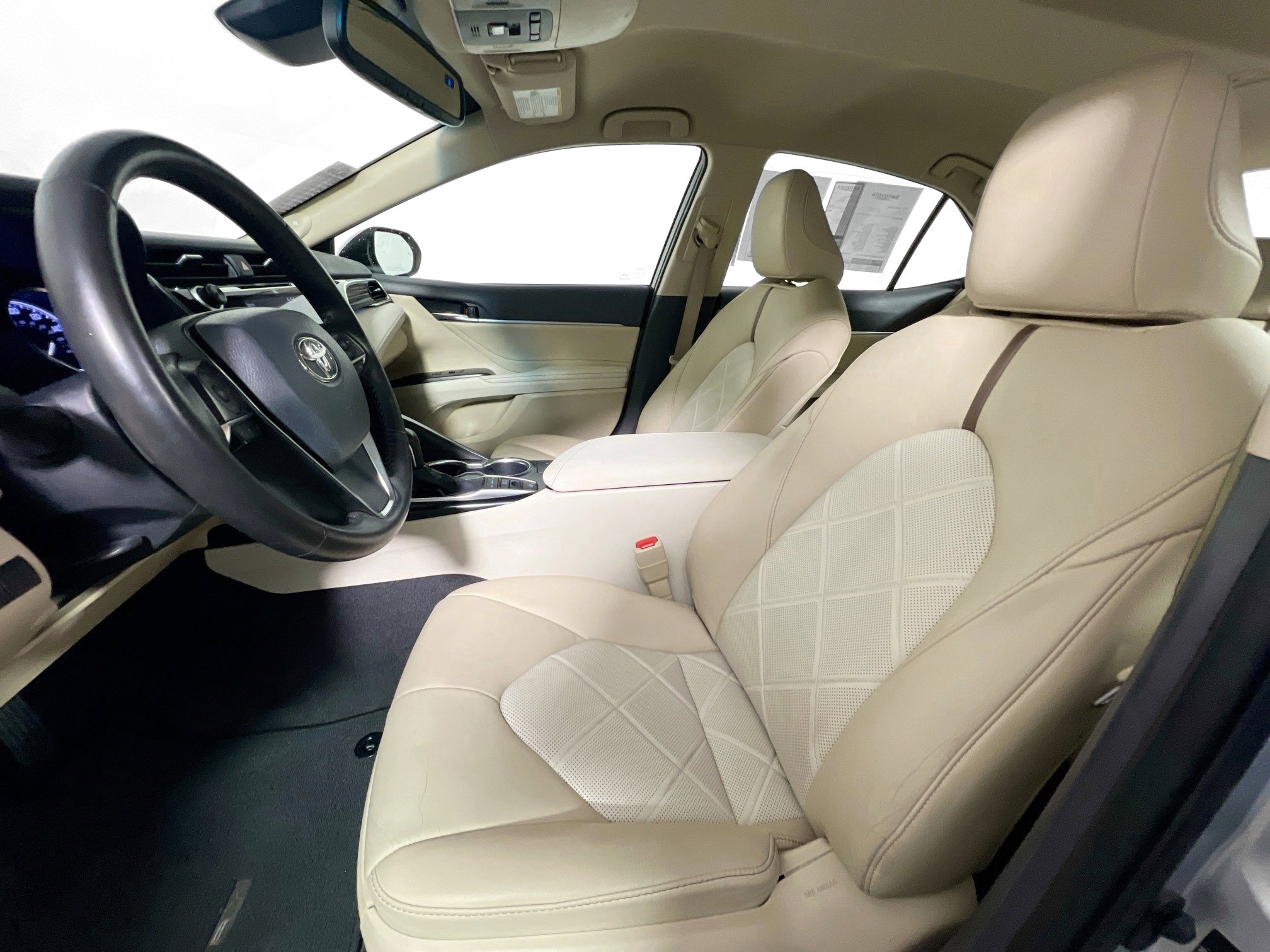 Used 2018 Toyota Camry XLE w/ Audio Package FWD image 14