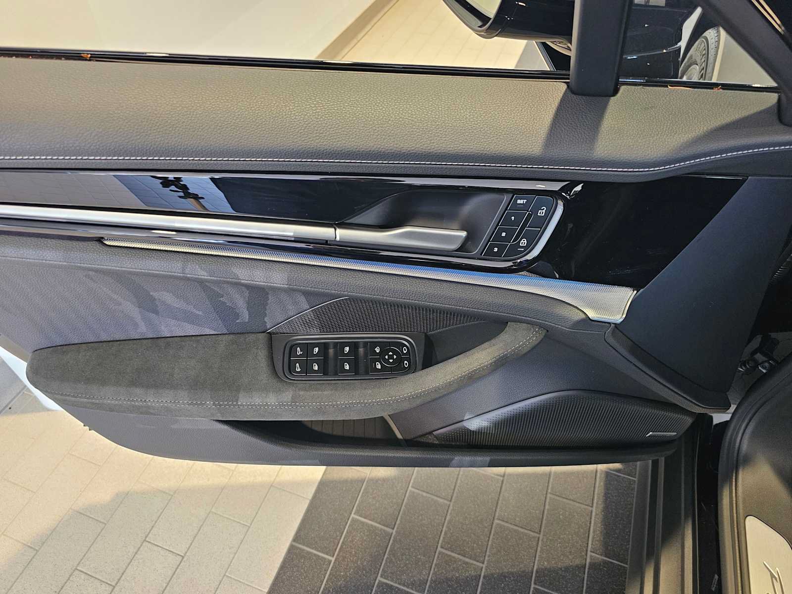 New 2024 Porsche Panamera 4 AWD/4WD image 21