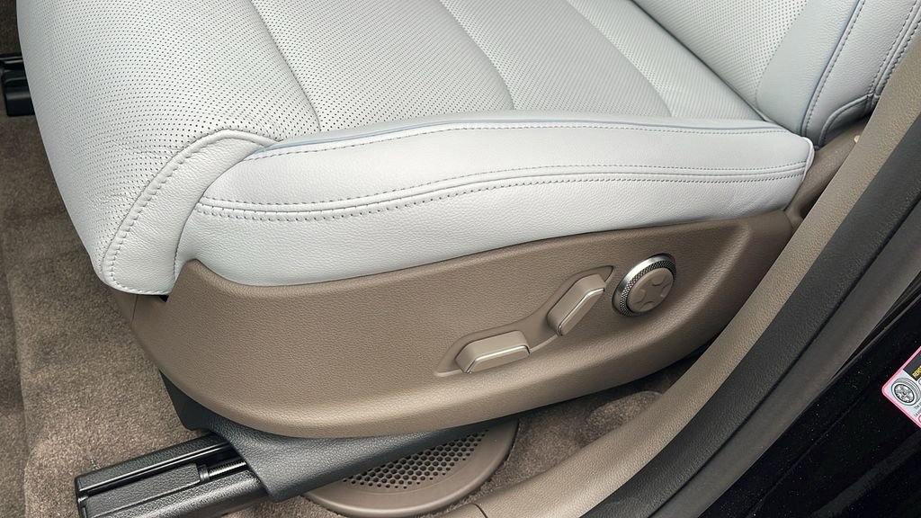 New 2026 Genesis GV70 2.5T Advanced image 28