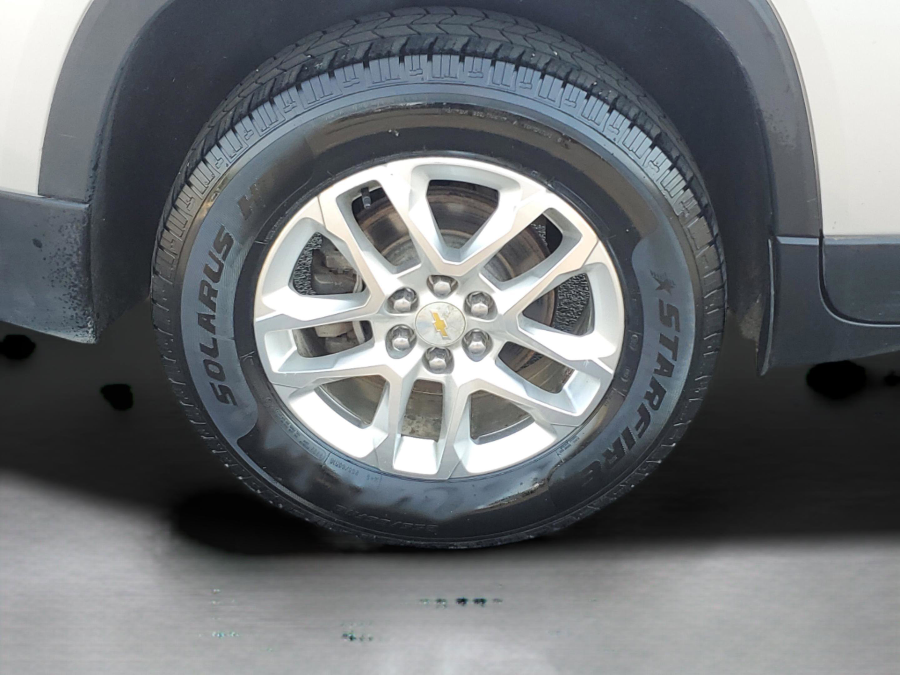 Used 2018 Chevrolet Traverse LT FWD image 32