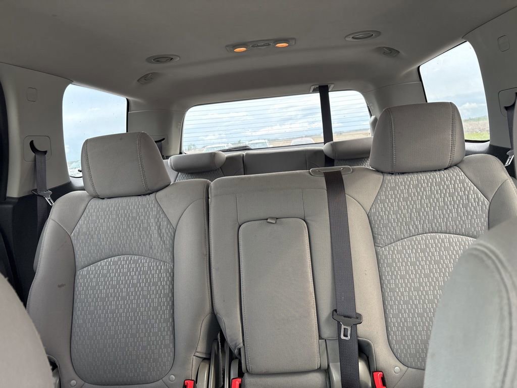 Used 2010 GMC Acadia SLE image 38