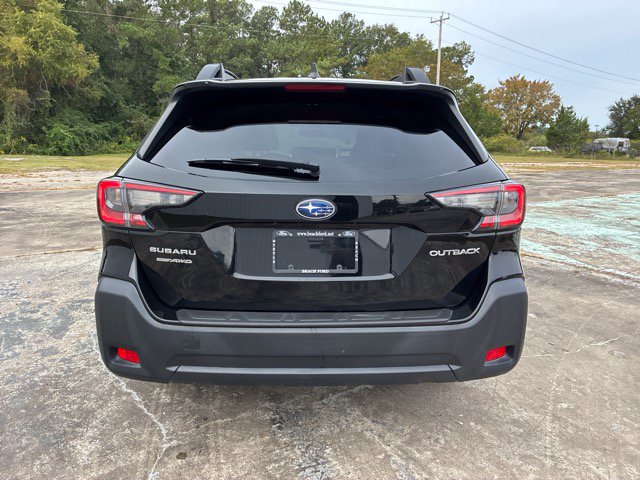 Used 2025 Subaru Outback Premium AWD/4WD image 4