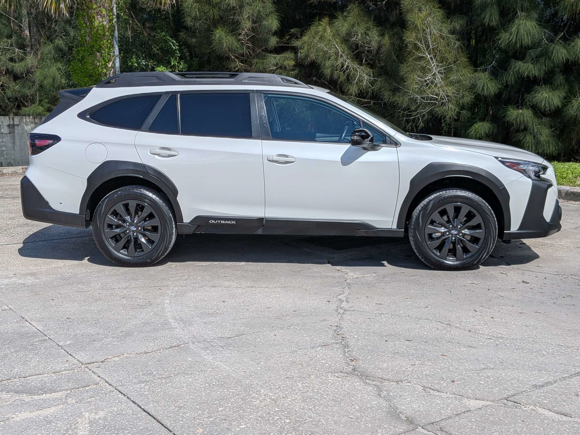 Used 2023 Subaru Outback Onyx Edition AWD/4WD image 3